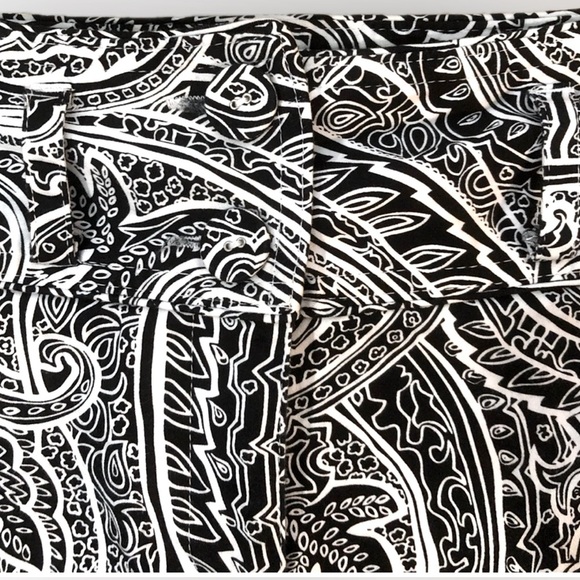 BAMBOO TRADERS - Women’s White & Black Paisley Capris Size Small - Picture 3 of 3